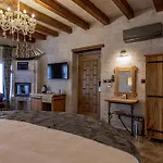 Goereme Cave Suites Hostel *
