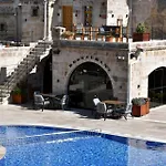 Cave Ostello