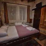 Goereme Cave Suites Hostel *