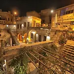 Cave Ostello *