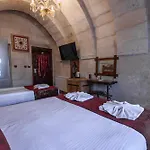 Cave Ostello