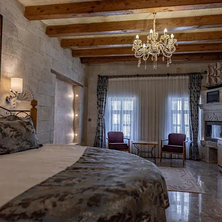 Cave Hostal
