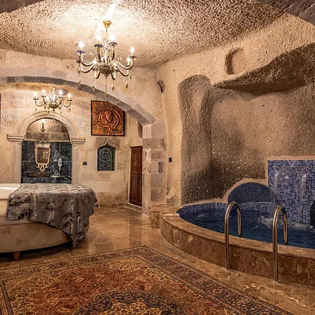 Cave Hostal *