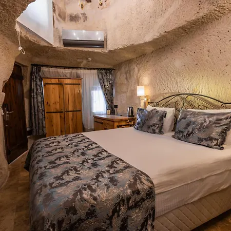 Cave Hostal