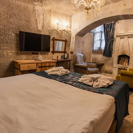 Cave Hostal *